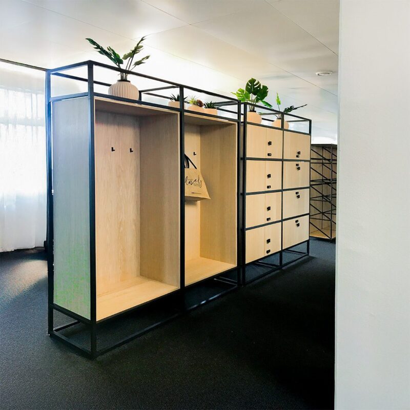 Closet and hanging space - Image 4